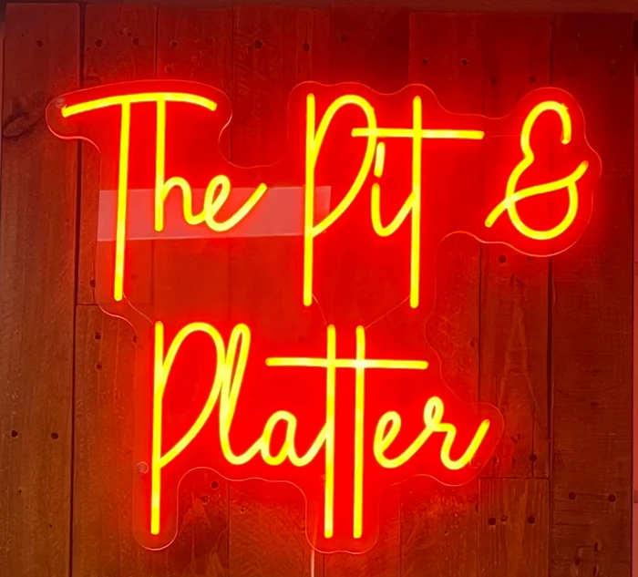 The Pit and Platter logo